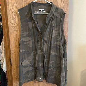 Maurice’s Camo Vest